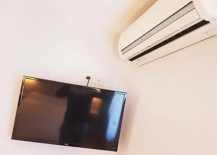 Hotel Restaurant Le Bourgneuf 2*